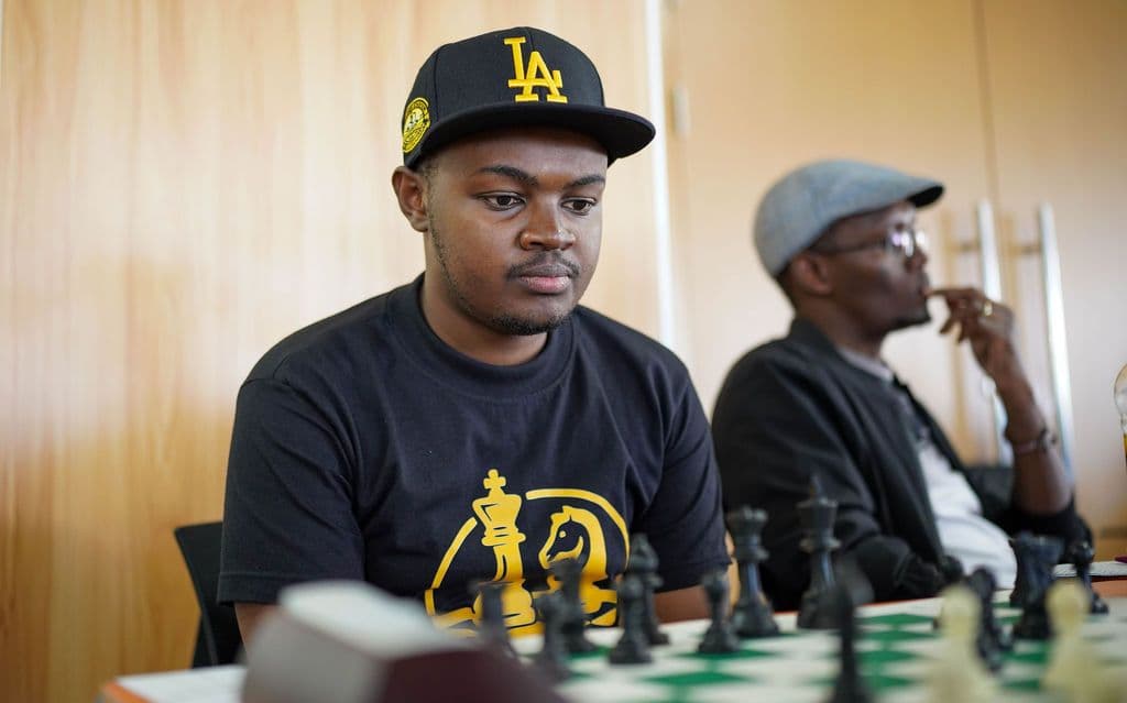Lenny mwanza.